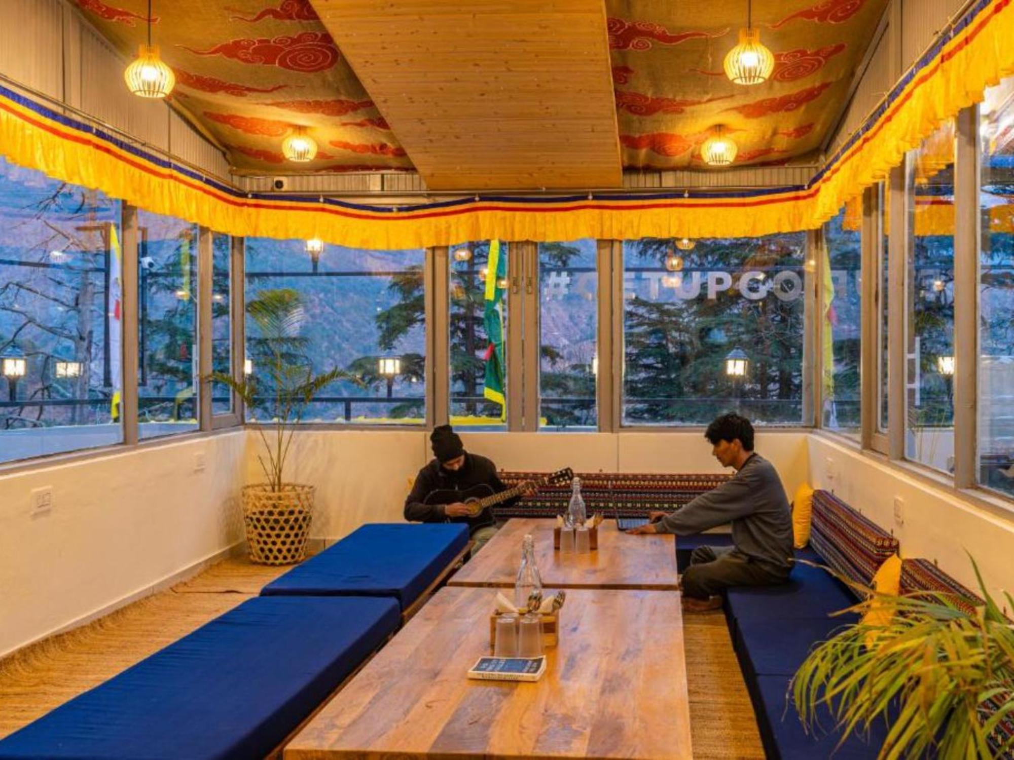 The Hosteller Mcleodganj, Mall Road McLeod Gandzs Kültér fotó