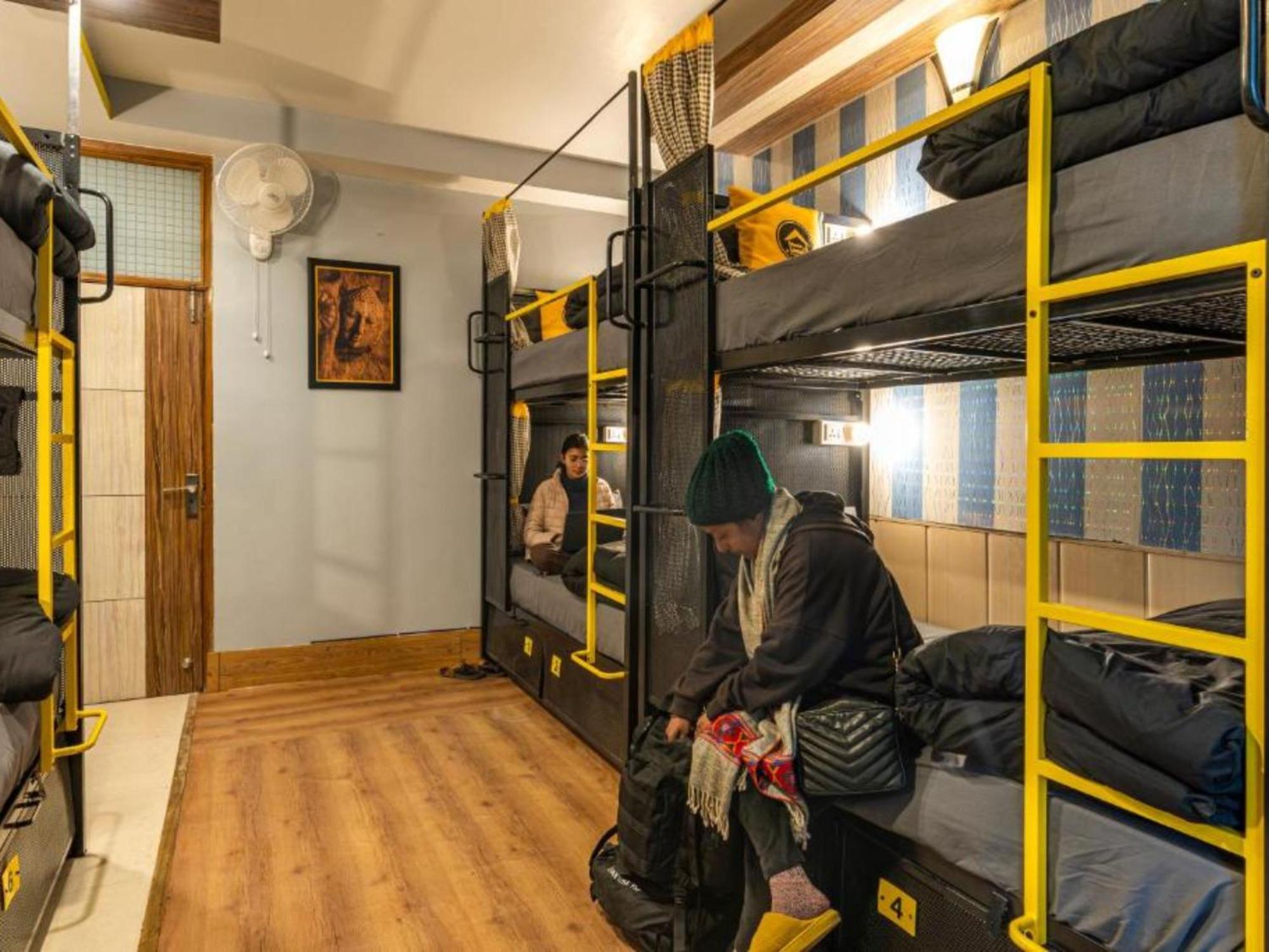 The Hosteller Mcleodganj, Mall Road McLeod Gandzs Kültér fotó