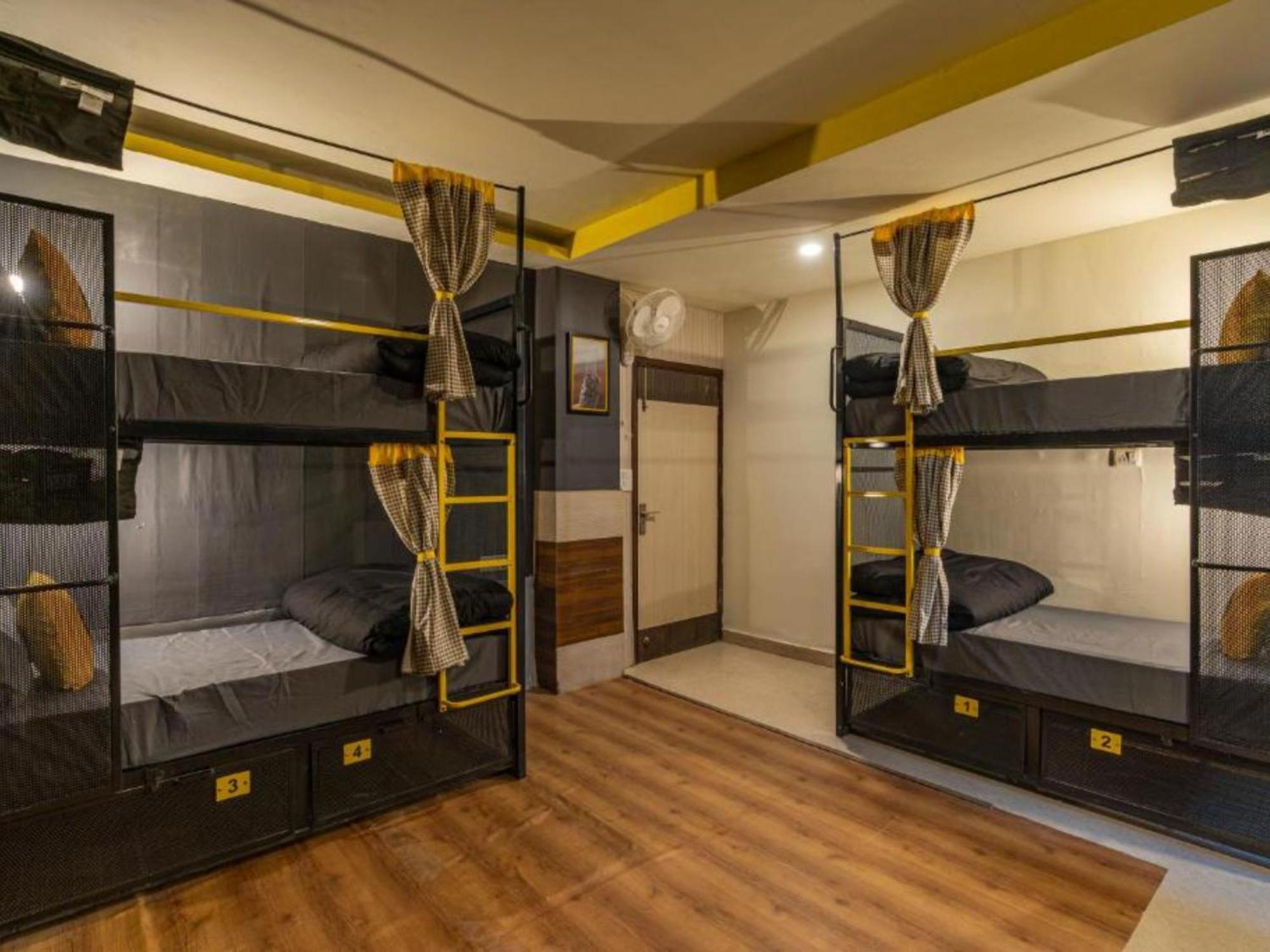 The Hosteller Mcleodganj, Mall Road McLeod Gandzs Szoba fotó