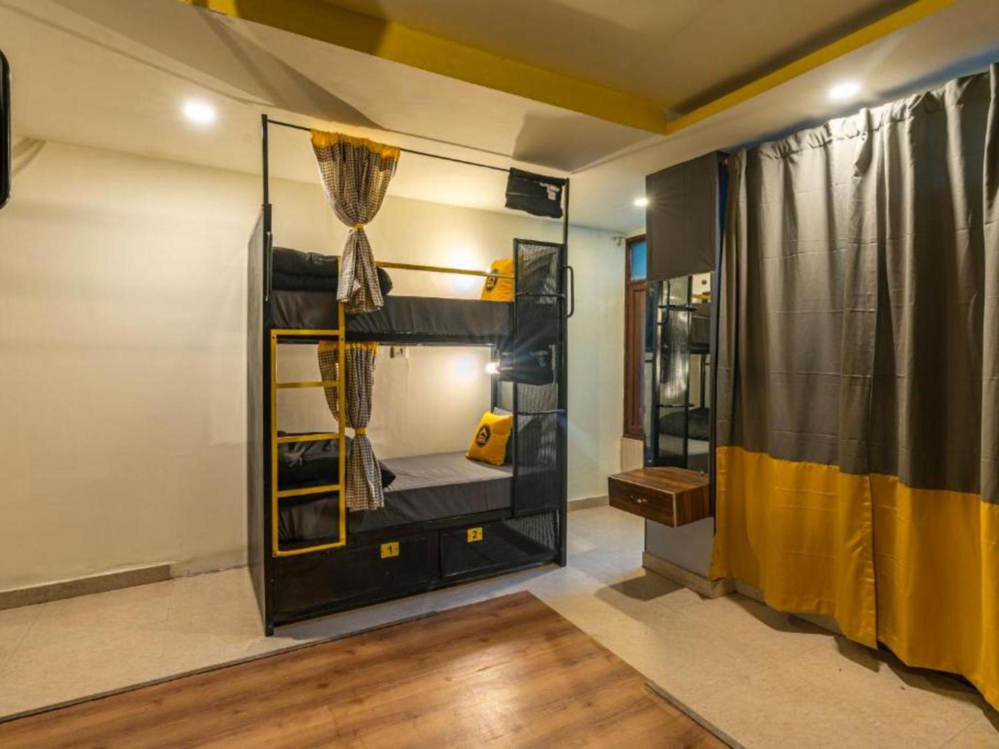 The Hosteller Mcleodganj, Mall Road McLeod Gandzs Szoba fotó