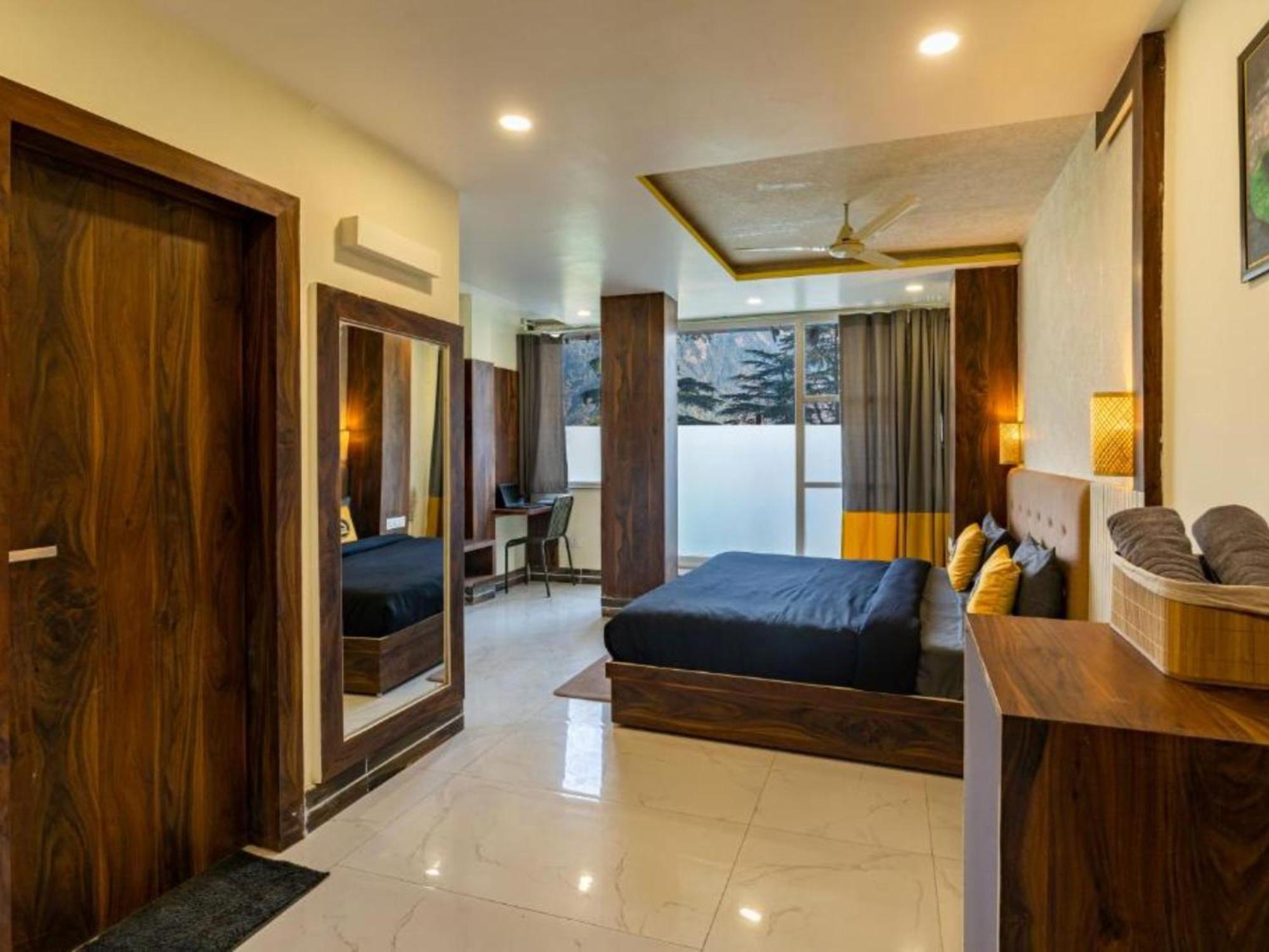 The Hosteller Mcleodganj, Mall Road McLeod Gandzs Szoba fotó