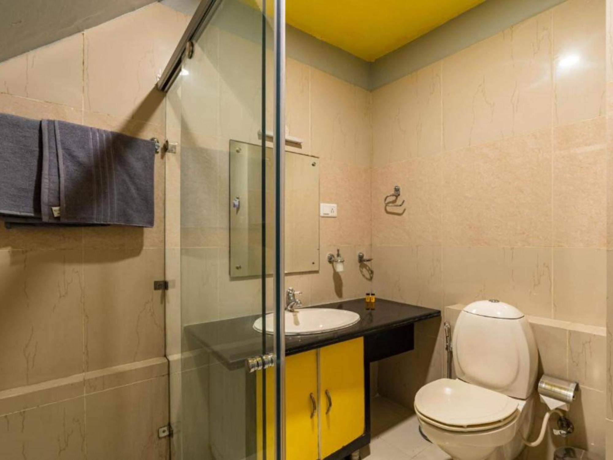 The Hosteller Mcleodganj, Mall Road McLeod Gandzs Szoba fotó